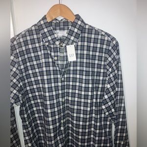 GAP Men’s Casual Long Sleeve Shirt